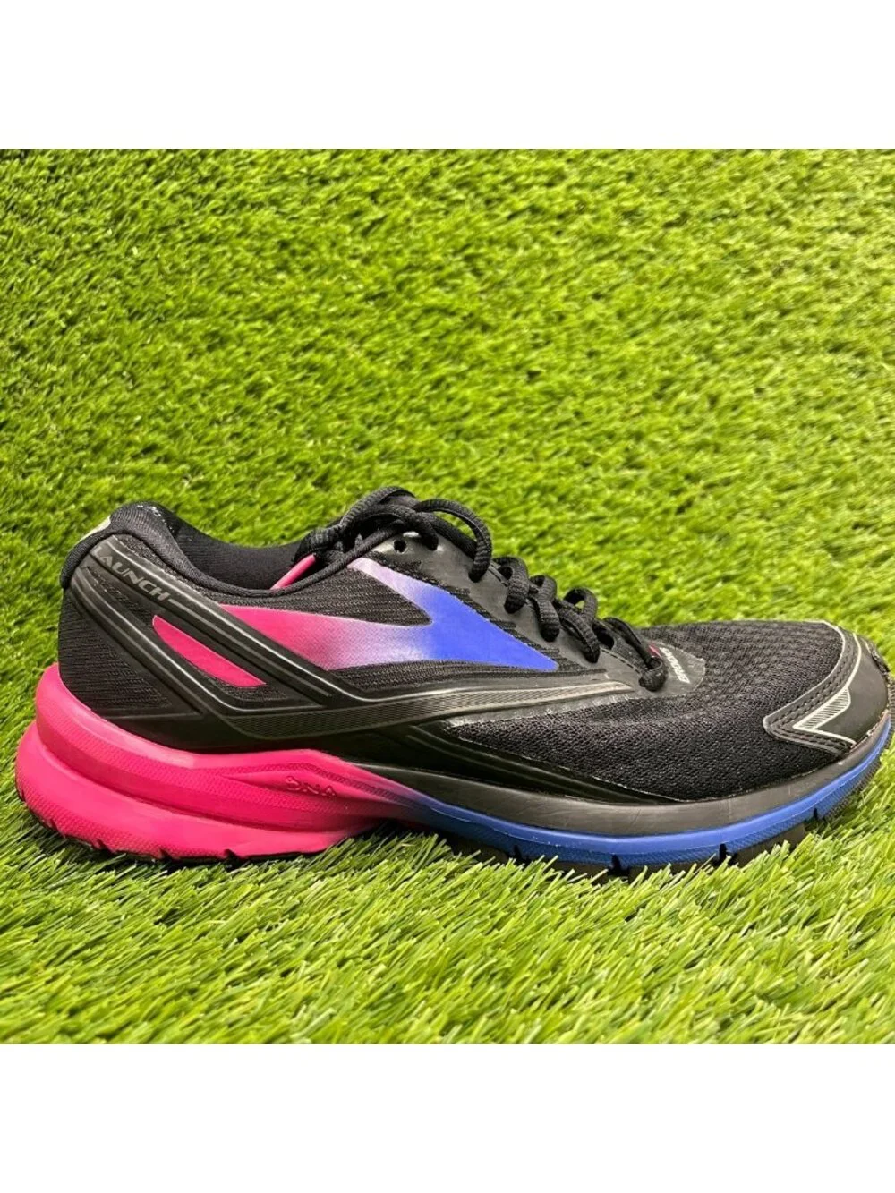 Brooks Launch 4 Womens Size 8 Black Pink Blue Athletic Running Shoes Sneakers